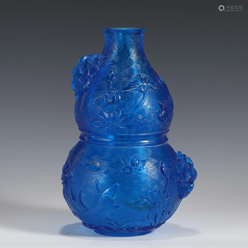 QING GUANGXU PEKING GLASS CARVED DOUBLE GOURD VASE