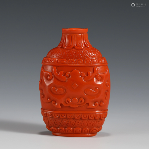 QIANLONG PEKING GLASS CARVED SNUFF BOTTLE