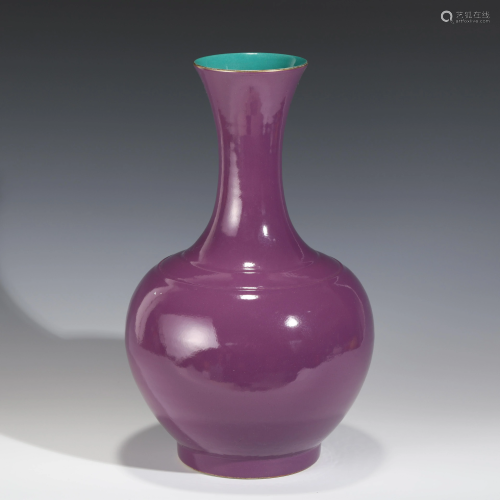 QIANLONG PURPLE GLAZED VASE