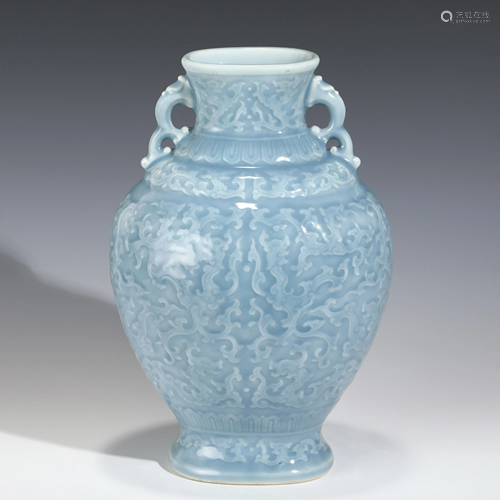 QIANLONG SKY BLUE GLAZED SGRAFFITO AMPHORA VASE