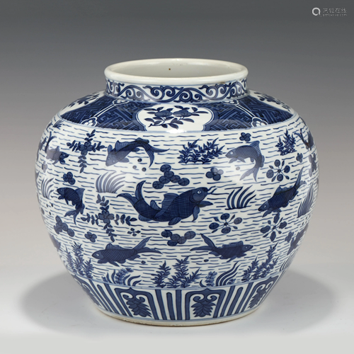 MING JIAJING BLUE & WHITE JAR