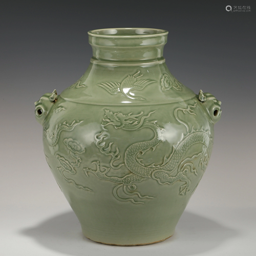 MING CELADON SGRAFFITO DRAGON AMPHORA ZUN JAR