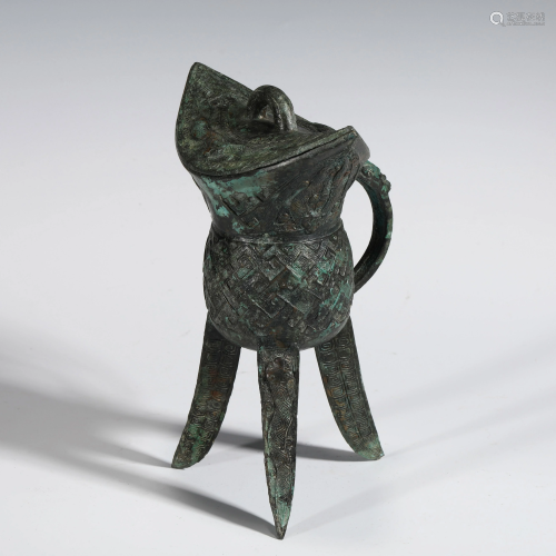 WESTERN ZHOU PATINATED BRONZE RITUAL WINE VESSEL, JUE