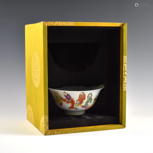 A QING FAMILLE ROSE BOWLS IN ORG. BOX
