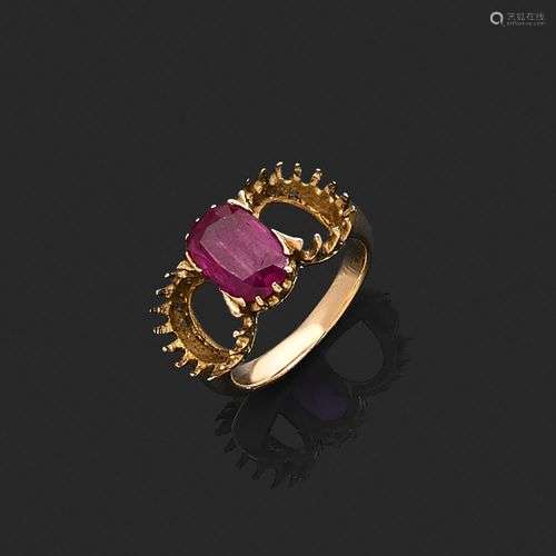 TRAVAIL FRANÇAIS ANNÉES 1920 BAGUE ORNÉE D'UN SAPHIR ROSE OV...