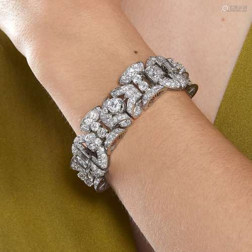 ANNÉES 1945 IMPORTANT BRACELET DIAMANT Il est composé de tro...