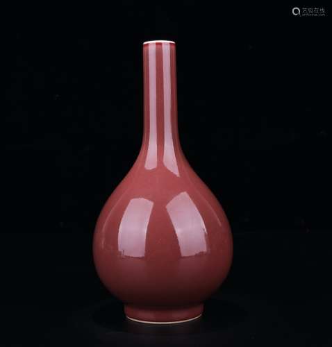 清中期 祭红釉胆瓶