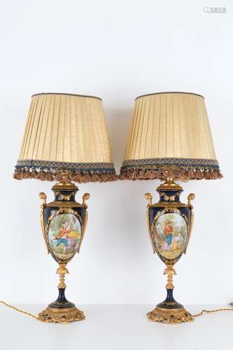 Two table lamps in porcelain. France. 20th c