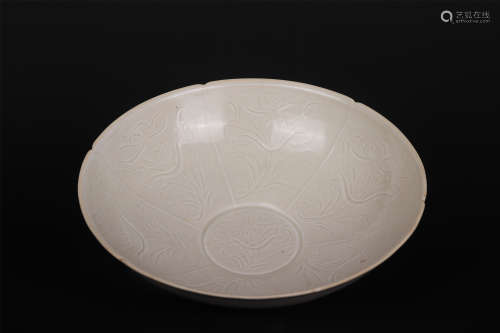A DING WARE INCISED FLORAL BOWL