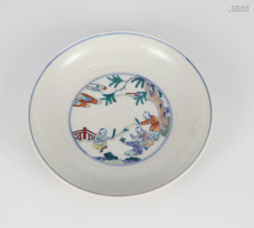 CHINESE PORCELAIN DOUCAI BOY PLAYING PLATE