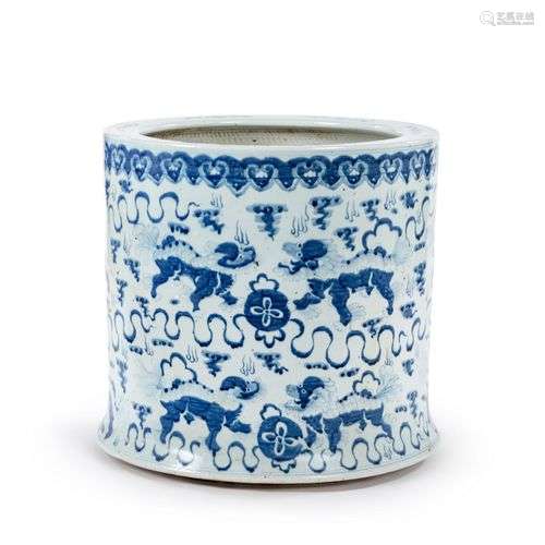 *CHINE - XXe siècle Cache-pot en porcelaine bleu blanc à déc...