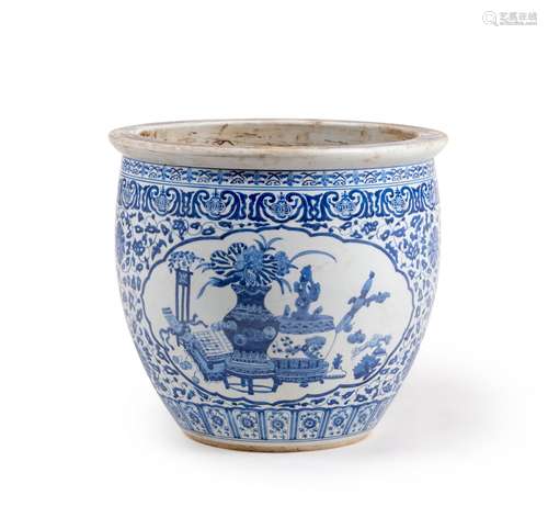 *CHINE - Vers 1900 Cache-pot en porcelaine bleu blanc à déco...