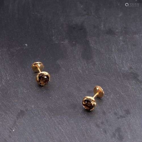 Paire de CLOUS d'oreilles en or jaune 750 mm ornés de quartz...