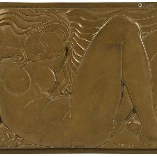 GH TRIBOUT (1884-1962) Femme endormie Relief en résiné signé...