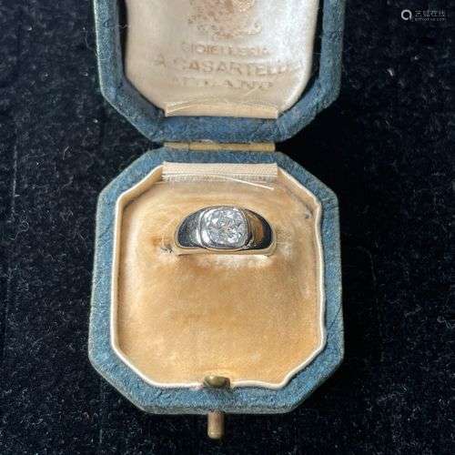 BAGUE en or blanc 750 mm ornée d'un diamant de taille ancien...