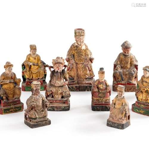 *CHINE - XIXe siècle Ensemble de onze petites statuettes de ...