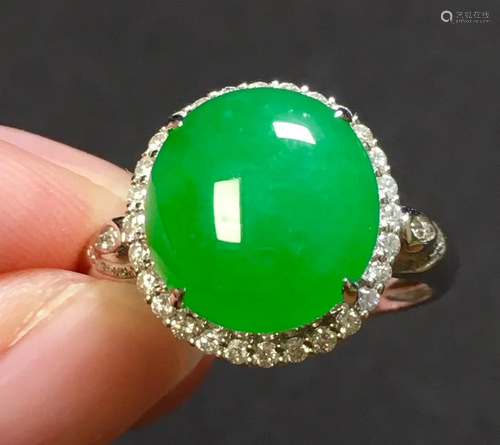 ICY GREEN ROUND JADEITE RING