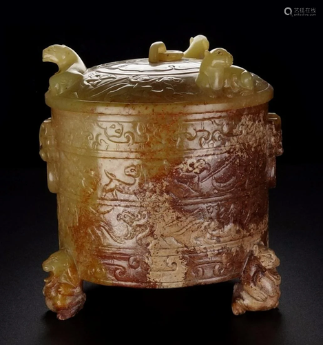 ANTIQUE HETIAN JADE BEAST PATTERN CONTAINER