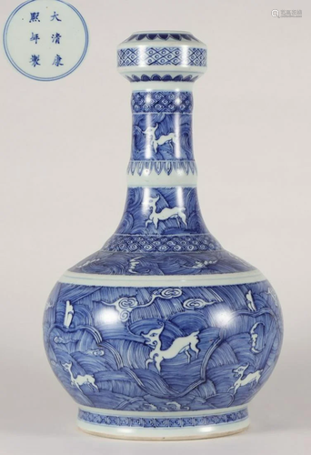 KANGXI MARK BLUE&WHITE GLAZE BEAST PATTERN VASE