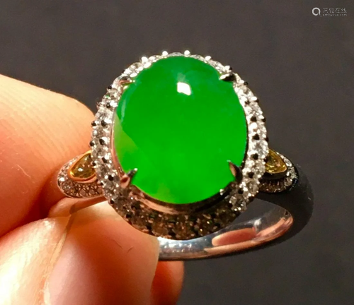 ICY GREEN ROUND JADEITE RING