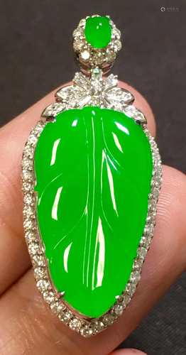 ICY GREEN JADEITE LEAF PATTERN PENDANT