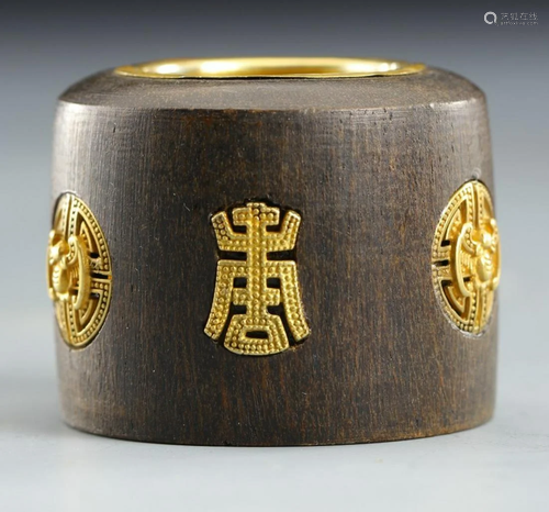 CHENXIANG WOOD WITH GOLD AUSPICIOUS FINGER RING