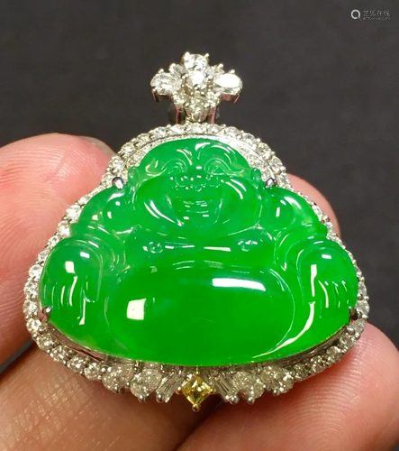 ICY GREEN JADEITE BUDDHA PATTERN PENDANT