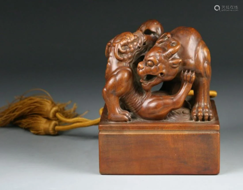 TANXIANG WOOD CARVED BEAST SEAL