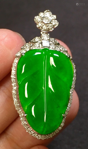 ICY GREEN JADEITE LEAF PATTERN PENDANT