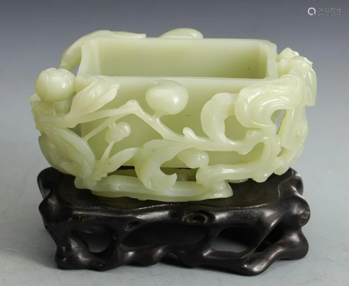 HETIAN WHITE JADE CARVED AUSPICIOUS BRUSH WASHER