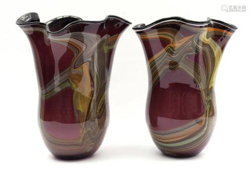 2 colored glass vases