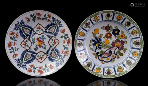 2 earthenware dishes