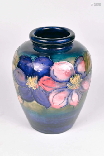 Moorcroft, Walter - Porcelain vase - 1928-49