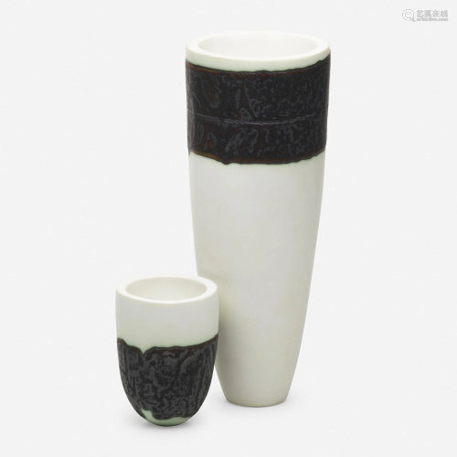 Angela Verdon, Vases, set of two