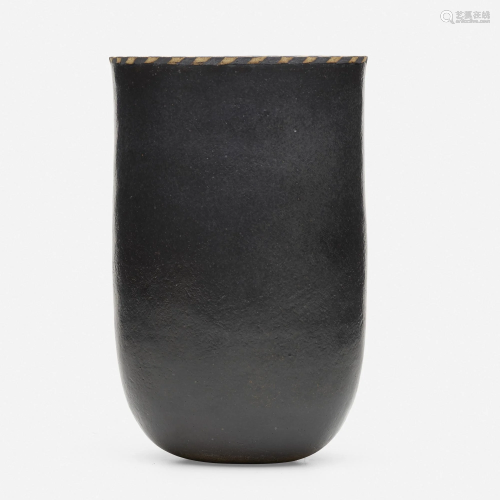 Jane Reumert, Vase