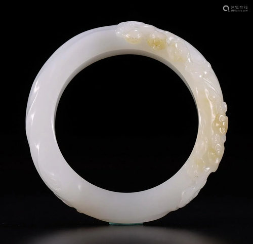 HETIAN JADE PLUM BLOSSOM PATTERN BANGLE