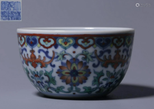 QIANLONG MARK DOUCAI GLAZE FLOWER PATTERN CUP