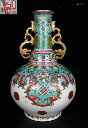 QIANLONG MARK ENAMELED GLAZE LOTUS PATTERN VASE