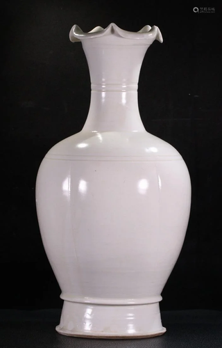 DING WARE WHITE GLAZE VASE