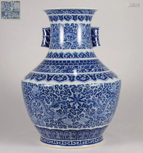 QIANLONG MARK BLUE&WHITE DRAGON PATTERN VASE