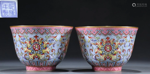 PAIR OF QIANLONG MARK ENAMELED GLAZE FLOWER PATTERN