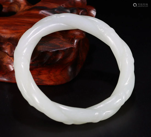 HETIAN JADE BAMBOO PATTERN BANGLE