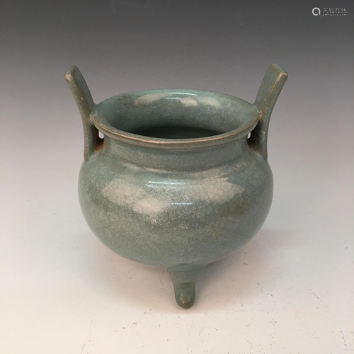 Chinese Longquan Kiln Tripod Censer