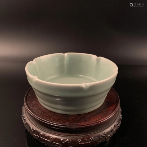 Chinese Longquan Yao Bowl