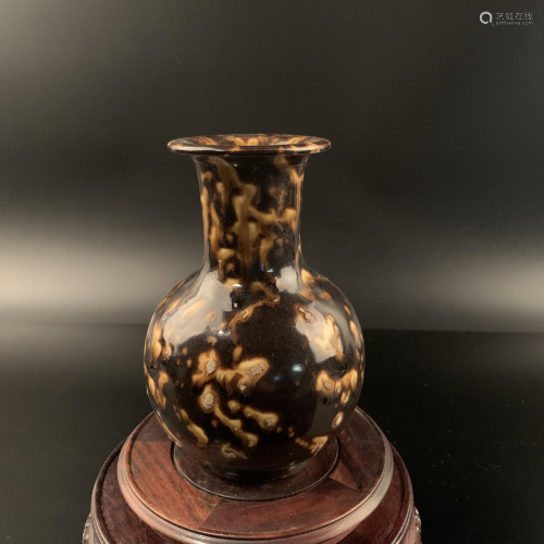 Chinese Jizhou Yao Porcelain Vase