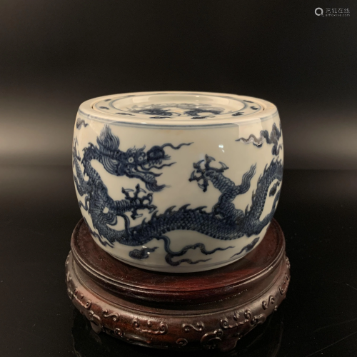Chinese Blue and White Cricket Pot