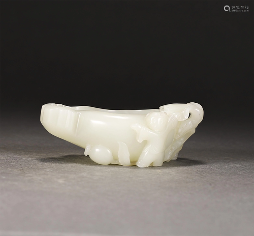 A CHINESE JADE CARVED BRUSH WASHER