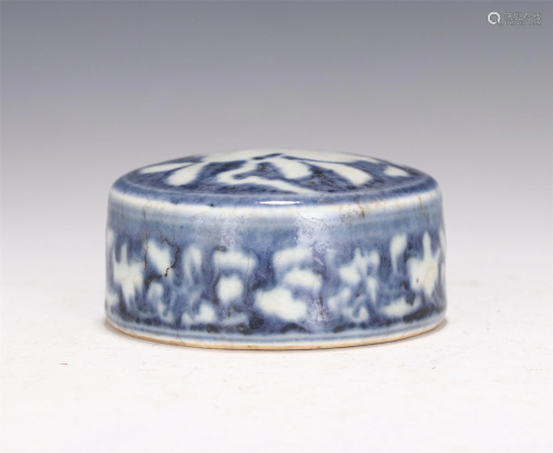 A CHINESE BLUE AND WHITE PORCELAIN PAPERWEIGHT