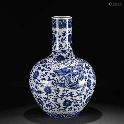 A CHINESE BLUE&WHITE FLOWERS AND DRAGONS PORCELAI…
