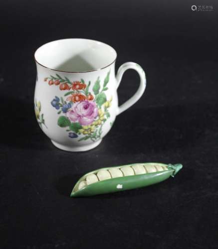 PORCELAIN PEA POD in the manner of Chelsea, 9.5cms long. Als...